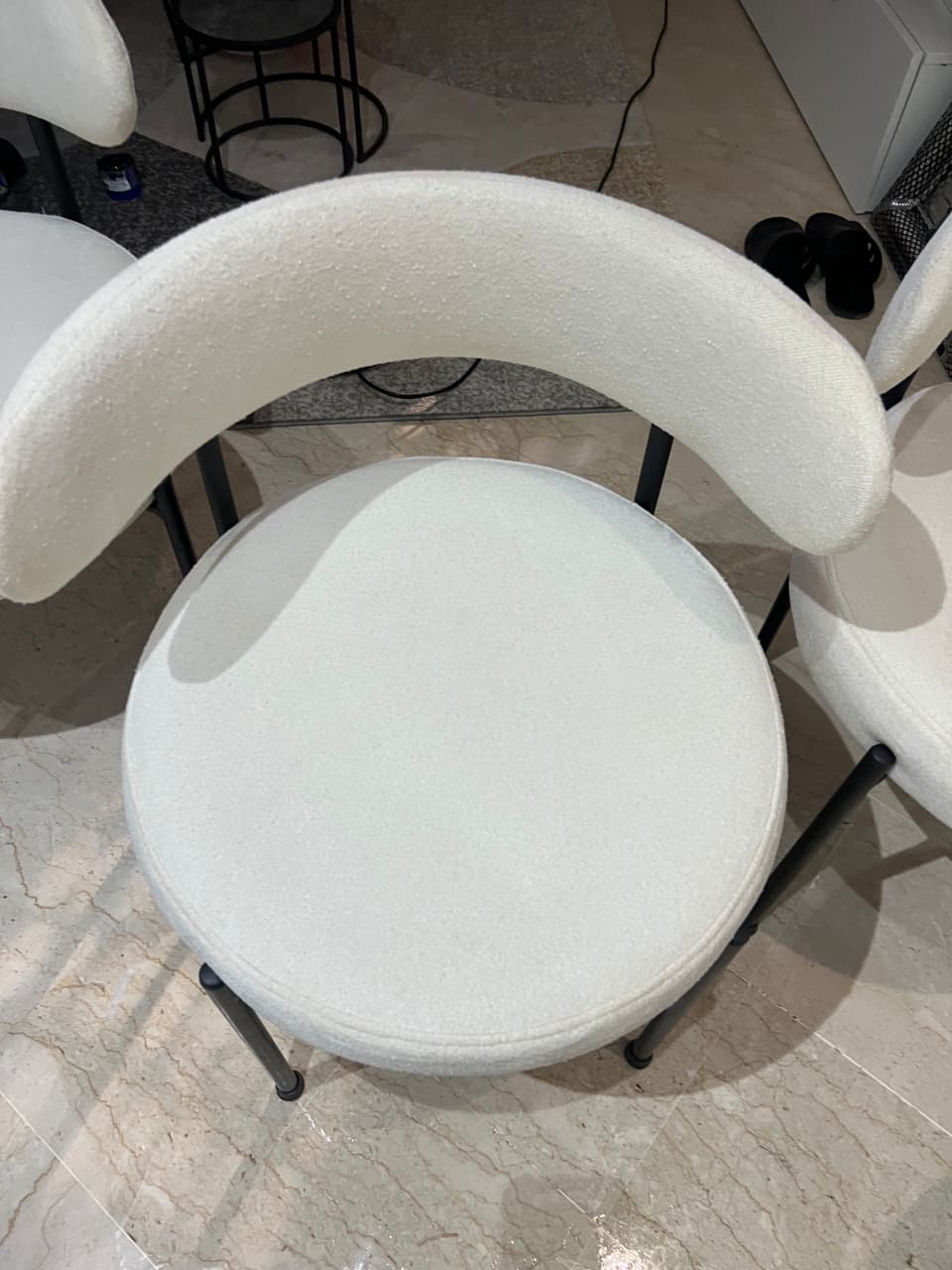 Même chaise après nettoyage professionnel
